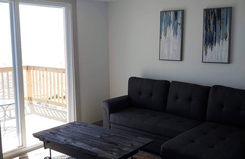 Paradise House | Updated house with amazing views of whitefish Bay