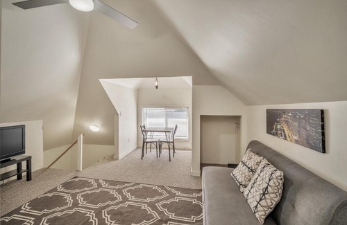 Mexicantown - Southwest Detroit Apartment | Updated Loft- Downtown Detroit Adjacent Southwest apts