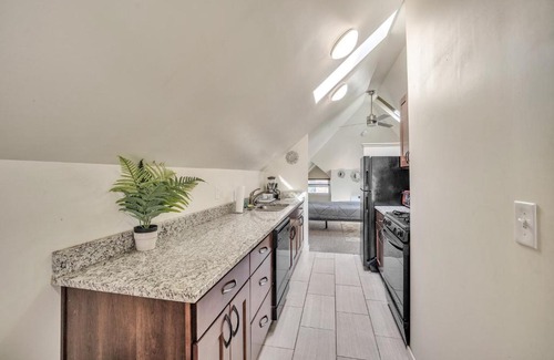 Mexicantown - Southwest Detroit Apartment | Updated Loft- Downtown Detroit Adjacent Southwest apts