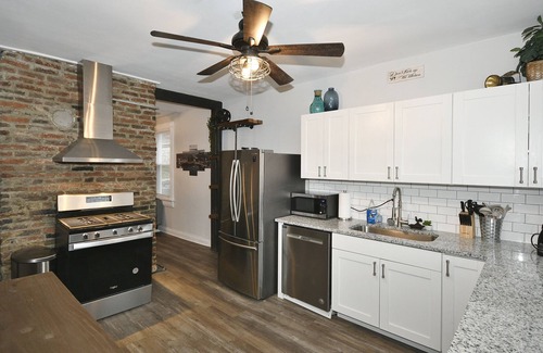 Pittsburgh House | Updated & Modern Industrial 3 Bedroom 2 Bath Home