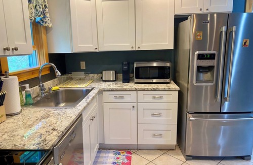 Townshend House | Updated, Modern, Rustic, but Chic 3-Bedroom house in Townshend with WiFi/Heat/AC