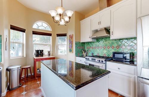 Copperopolis House | Updated mtn-view dog-friendly home with private hot tub, fireplace, firepit, W/D