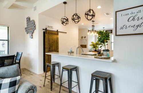 New Braunfels House | Updated New Braunfels Home with Fire Pit!