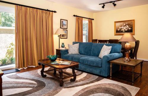St. Augustine House | Updated new floors - secluded courtyard 5107-1