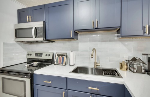 Greenwood Cottage | Updated North Greenwood Cottage < 1 Mi to Dtwn!