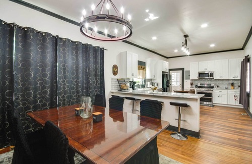 Greenwood Apartment | Updated North Greenwood Cottage < 1 Mi to Dtwn!