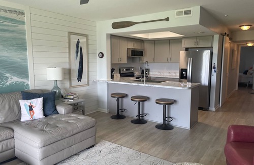 Surf City Condo | Updated Oceanview Surf City Condo with Pool and Private Beach access