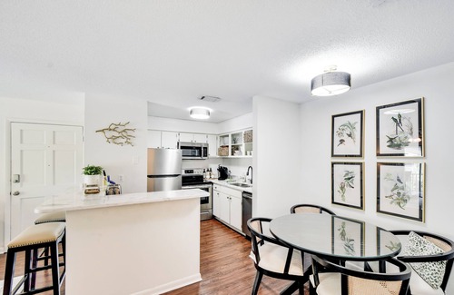 Demere Park Condo | Updated one bedroom condo in Ocean Walk w/washer and dryer!