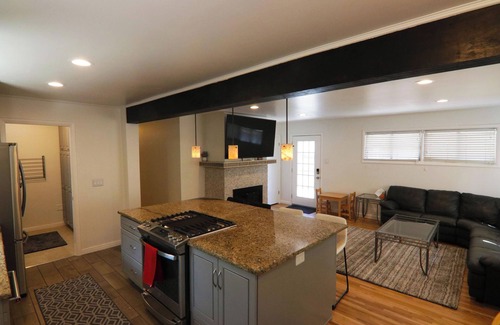 Cottonwood Heights House | Updated open floor plan home with 3 bedrooms for fantastic outdoors experience.