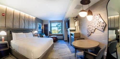 Mammoth Lakes Apartment | Updated Pet Friendly Monache Studio with Views!
