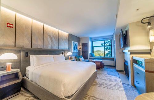 Mammoth Lakes Apartment | Updated Pet Friendly Monache Studio with Views!