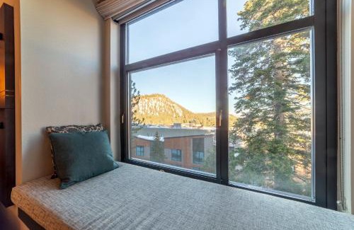 Mammoth Lakes Apartment | Updated Pet Friendly Monache Studio with Views!