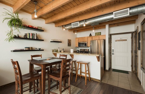 Historic Downtown Durango Condo | Updated Pet Friendly Condo - Walk to Main Street - Central AC