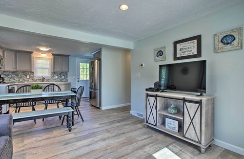 Plymouth House | Updated Plymouth Home < 2 Miles to Waterfront!