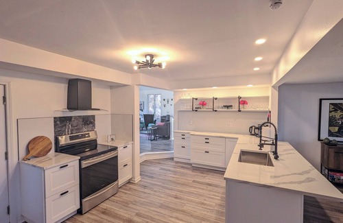 Stevensville House | Updated, private, comfortable and convenient 3BR on the Makers Trail