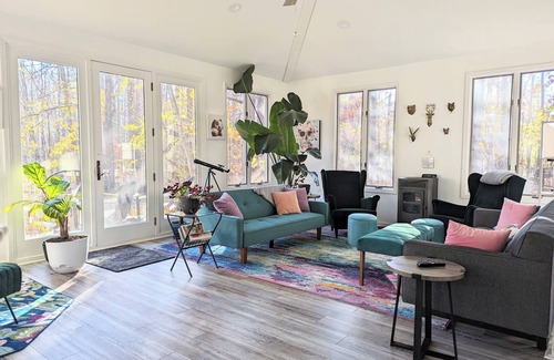 Stevensville House | Updated, private, comfortable and convenient 3BR on the Makers Trail