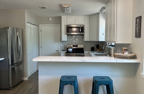 Brookeland House | Updated Rayburn Country Home with outdoor space and plenty of room to entertain.