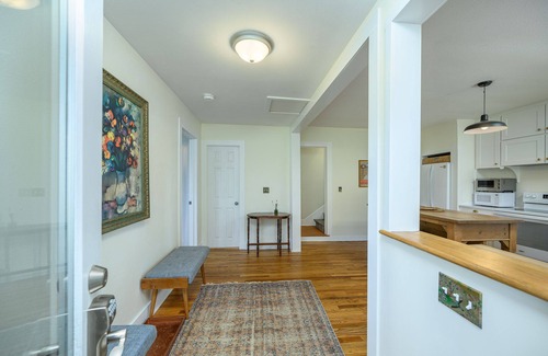 Carlton House | Updated & Rustic 1912 Carlton Farmhouse - in Town!
