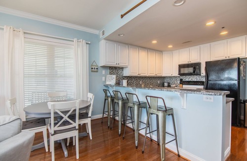 Edisto Island Condo | Updated Second Floor Condo w/Free Pool Access; Direct Beach Access; Cable TV/WiFi Access