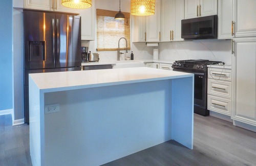 Wilmette House | Updated Spacious Home -Near NWU- Hospitals+More
