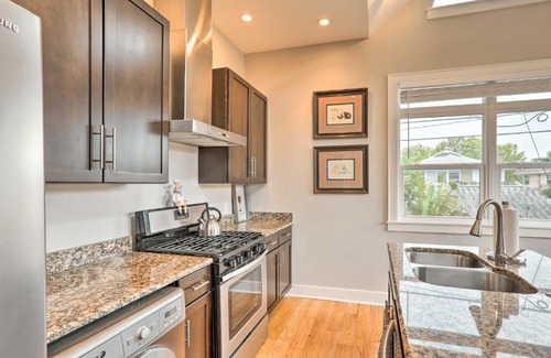Historic Old Northeast Apartment | Updated St Petersburg Apt - Downtown Location