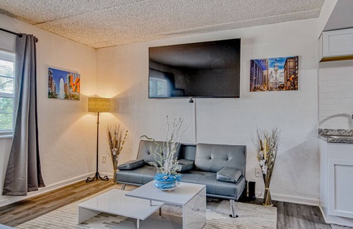Surfside Beach Condo | Updated studio with WiFi, full kitchen, onsite pool and tennis courts