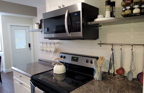 Saratoga Springs House | Updated stylish 2 bedroom townhouse adjacent to SPAC