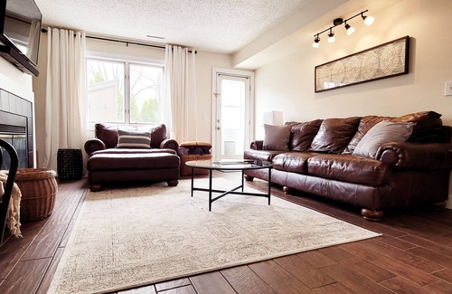 Saratoga Springs House | Updated stylish 2 bedroom townhouse adjacent to SPAC