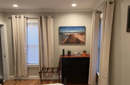 West End Apartment | Updated stylish 1 BR in West End