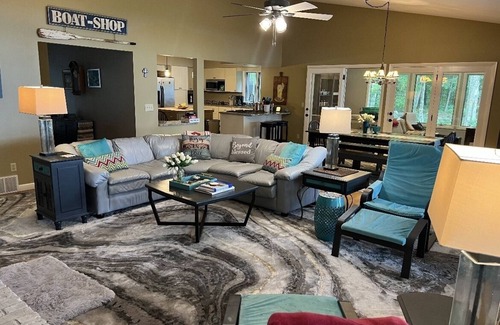 Bellaire House | UPDATED TORCH LAKE HOME 5BD/3BA w/PRIV BEACH