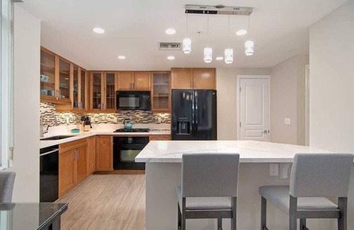 Marina District House | Updated Townhome in the Marina District