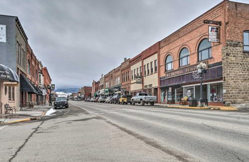 Red Lodge House | Updated Townhome with Hot Tub - Walk to Downtown!