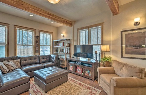 Red Lodge House | Updated Townhome with Hot Tub - Walk to Downtown!