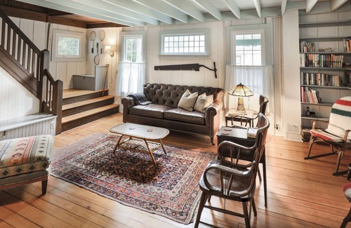Eagles Mere House | Updated Traditional Cottage