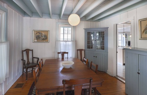 Eagles Mere House | Updated Traditional Cottage