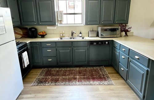 Ruidoso Cabin | Updated! Upper Canyon! The Burgundy Bungalow Cabin with Fireplace - Pet Friendly
