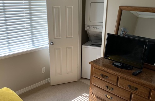Fairfield Bay House | Updated walk-in condo, only steps from the community pool