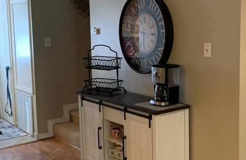 Fairfield Bay House | Updated walk-in condo, only steps from the community pool