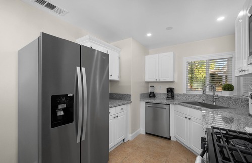 Raisin House | Upgraded 3B/1Bth w GreatA to Nat'l Parks & Airport