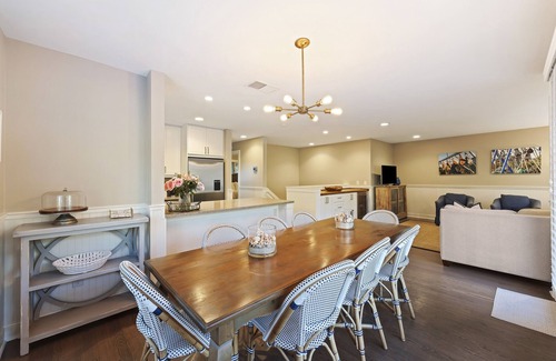 West Beach Village House | Upgraded 4BR Fairway Oaks Villa, Golf Views, Pet-Friendly, Close to Beach!