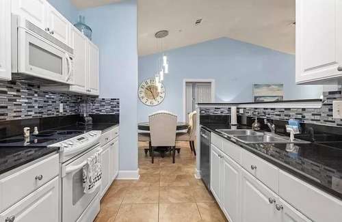 Foley Condo | Upgraded condo close to Beach