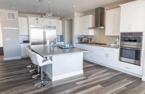 Castle Rock House | Upgraded Cozy, Spacious Family Friendly Home