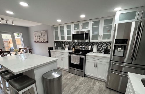 Kendale Lakes House | Upgraded home located very central