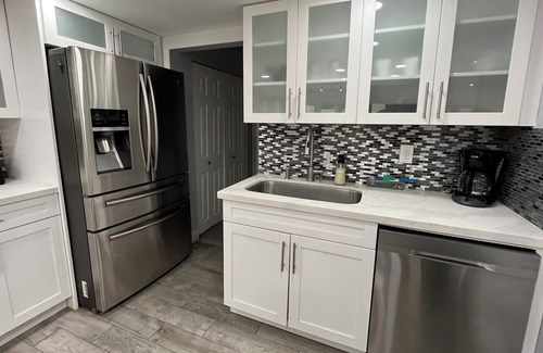 Kendale Lakes House | Upgraded home located very central