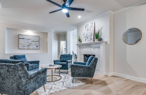 Garland House | Upgraded Lakefront Retreat on Lake Ray Hubbard