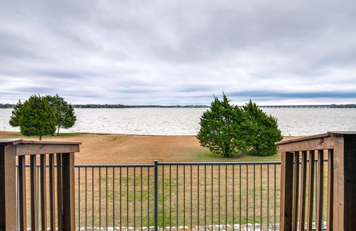 Garland House | Upgraded Lakefront Retreat on Lake Ray Hubbard