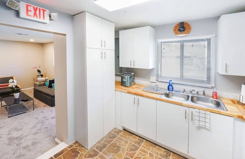 Survey Creek Condo | Upgraded Lux Retreat in CoconutCreek w/HotTub&Pool