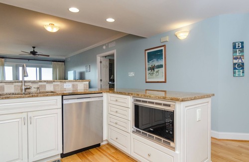 Shell Island Condo | Upgraded Oceanfront 3BR Condo in WrightsvilleDunes