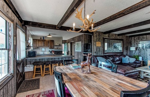 Indian Mountain Cabin | Upgraded & Private Cabin, Incredible Views over 6+ acres by Nat'l park access