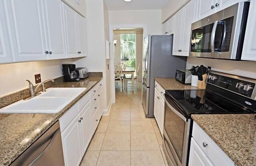 Harbour Town Villa | Upgraded, quiet end-unit Villa, Sleeps 8 at The Sea Pines Resort